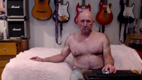 Snapshot of guitarsexgod chatting on January 2025 11:25:01 AM Mario online show from January 2025 11:25:01 AM