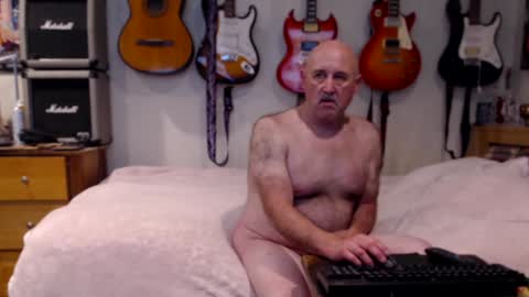 Snapshot of guitarsexgod chatting on January 2025 11:54:01 AM Mario online show from January 2025 11:54:01 AM