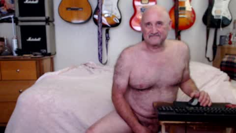 Snapshot of guitarsexgod chatting on January 2025 06:12:02 PM Mario online show from January 2025 06:12:02 PM