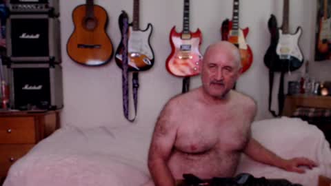 Snapshot of guitarsexgod chatting on January 2025 09:34:02 PM Mario online show from January 2025 09:34:02 PM