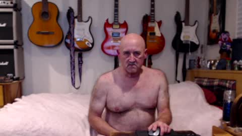 Snapshot of guitarsexgod chatting on January 2025 08:41:01 AM Mario online show from January 2025 08:41:01 AM