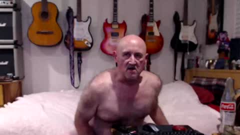 Snapshot of guitarsexgod chatting on January 2025 05:59:02 AM Mario online show from January 2025 05:59:02 AM