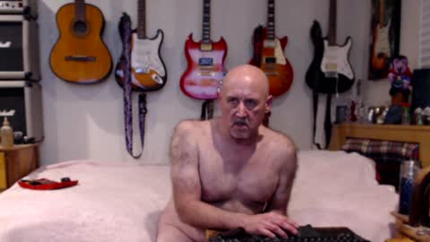Snapshot of guitarsexgod chatting on January 2025 07:22:01 AM Mario online show from January 2025 07:22:01 AM