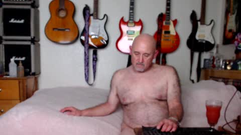 Snapshot of guitarsexgod chatting on January 2025 10:51:02 AM Mario online show from January 2025 10:51:02 AM
