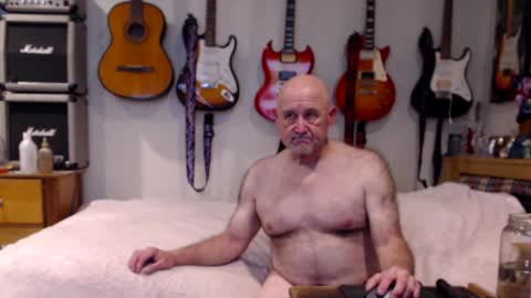 Snapshot of guitarsexgod chatting on January 2025 12:33:01 PM Mario online show from January 2025 12:33:01 PM