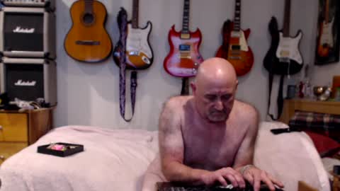Snapshot of guitarsexgod chatting on January 2025 08:29:01 AM Mario online show from January 2025 08:29:01 AM