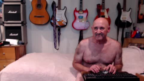 Snapshot of guitarsexgod chatting on February 2025 10:26:02 AM Mario online show from February 2025 10:26:02 AM