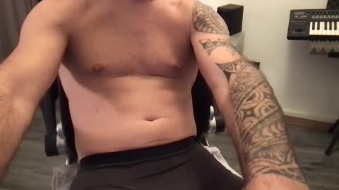 Snapshot of guntboy chatting on December 2024 05:58:01 PM guntboy online show from December 2024 05:58:01 PM