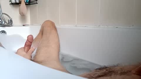 Snapshot of gunwo80 chatting on December 2024 11:29:01 AM gunwo80 online show from December 2024 11:29:01 AM