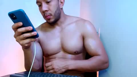 holl latino online show from March 2026 06:41:02 PM