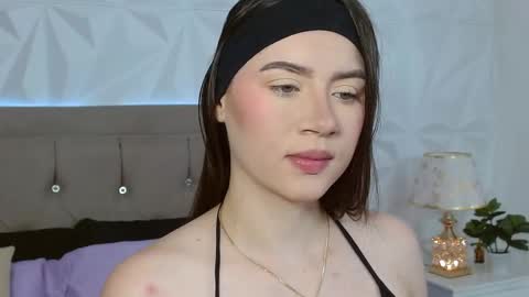 Gwen Drew online show from November 2025 01:06:02 PM