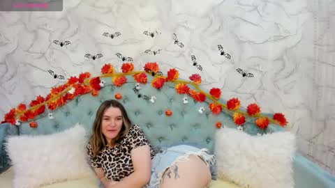 Snapshot of gwensmitt chatting on October 2025 01:50:01 AM gwensmitt online show from October 2025 01:50:01 AM