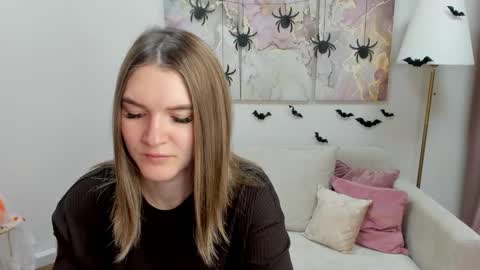 gwensmitt online show from November 2025 10:42:02 PM