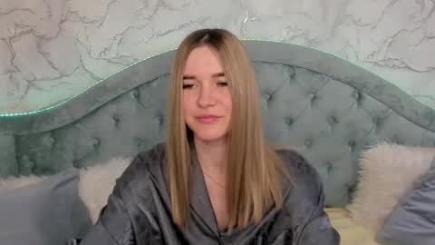 Snapshot of gwensmitt chatting on June 2026 10:34:01 PM gwensmitt online show from June 2026 10:34:01 PM