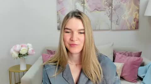 Snapshot of gwensmitt chatting on June 2026 12:32:02 AM gwensmitt online show from June 2026 12:32:02 AM