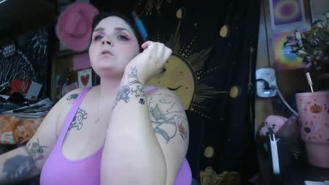 Snapshot of gxddess_fe chatting on October 2025 01:22:01 AM Goddess Fe online show from October 2025 01:22:01 AM