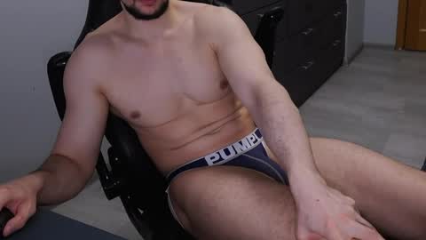 gymmaster05 online show from June 2026 10:32:01 PM