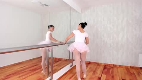 Snapshot of gysel_flyn chatting on January 2026 12:32:02 PM Gysel online show from January 2026 12:32:02 PM