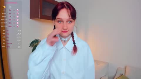 Snapshot of h0lyangel chatting on October 2025 07:00:01 PM Kelly Lilly online show from October 2025 07:00:01 PM