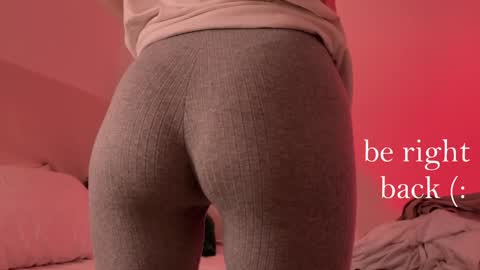 Snapshot of h2h0e chatting on December 2024 11:01:02 PM Lana online show from December 2024 11:01:02 PM