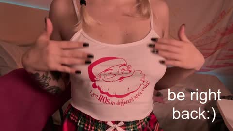 Snapshot of h2h0e chatting on February 2025 08:08:02 PM Lana online show from February 2025 08:08:02 PM