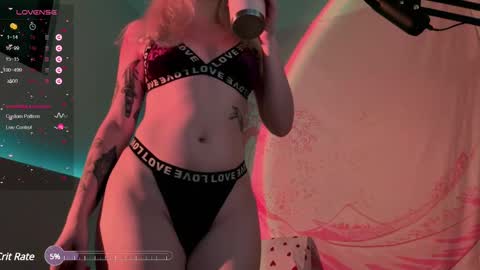 Snapshot of h2h0e chatting on February 2025 07:10:02 PM Lana online show from February 2025 07:10:02 PM