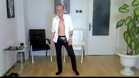 Snapshot of h_blackwood chatting on June 2026 06:46:02 PM H. Blackwood online show from June 2026 06:46:02 PM