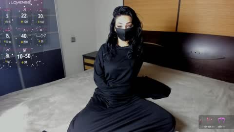 Snapshot of habibi_moon chatting on December 2024 11:28:02 AM Linda online show from December 2024 11:28:02 AM