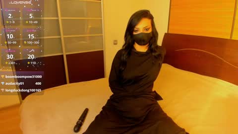 Snapshot of habibi_moon chatting on January 2025 05:40:02 AM Linda online show from January 2025 05:40:02 AM