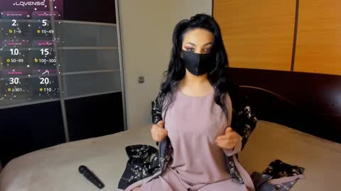 Snapshot of habibi_moon chatting on January 2025 03:02:01 AM Linda online show from January 2025 03:02:01 AM