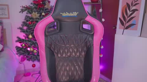 Hade online show from December 2025 06:56:02 PM