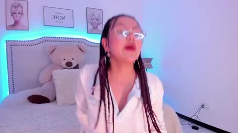 Snapshot of hade_se chatting on January 2025 05:33:01 AM Eva online show from January 2025 05:33:01 AM
