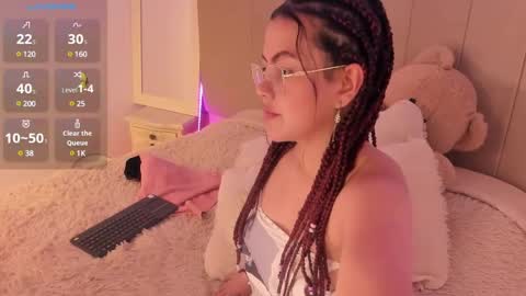 Snapshot of hade_se chatting on January 2025 09:23:02 PM Eva online show from January 2025 09:23:02 PM