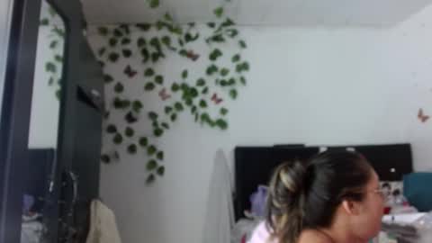 hader_wild21 online show from January 2025 09:15:02 PM