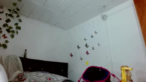 hader_wild21 online show from February 2025 10:32:01 PM