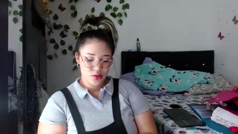 hader_wild21 online show from February 2025 04:46:01 PM