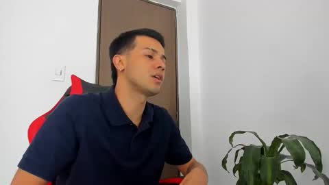 hades_horny_ online show from April 2026 05:14:02 PM