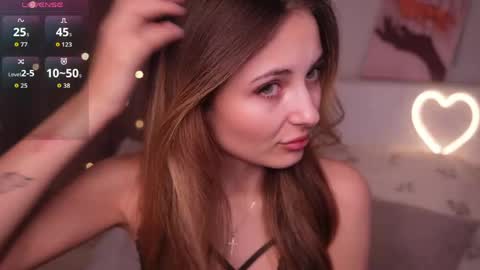 Snapshot of hadleynichols chatting on June 2026 01:18:02 AM Hi Im Rebecca Glad to see you in my room PVT is open online show from June 2026 01:18:02 AM