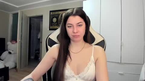 Sk     pe     Anya388109 online show from December 2025 09:33:01 PM