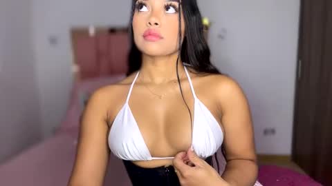 Snapshot of hailey_florez chatting on December 2024 08:54:02 PM hailey online show from December 2024 08:54:02 PM