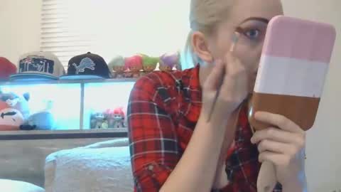 Hailey and d online show from November 2025 09:36:02 PM