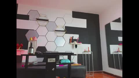 haileycat_ online show from January 2025 12:05:02 AM