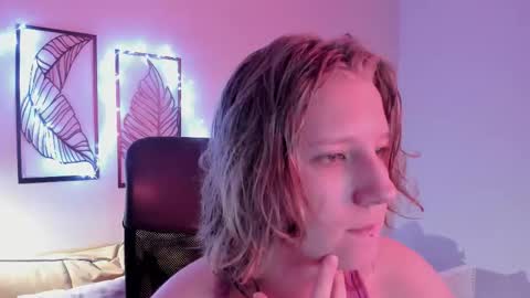 Hailey online show from November 2025 09:30:01 AM