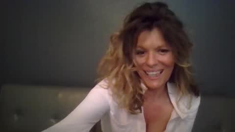 Hailey online show from October 2025 09:46:01 PM