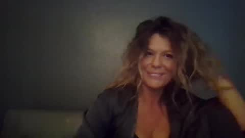 Hailey online show from October 2025 10:52:02 PM