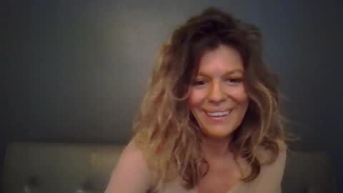 Hailey online show from November 2025 07:40:02 PM