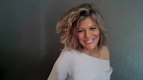 Hailey online show from February 2026 07:54:01 PM