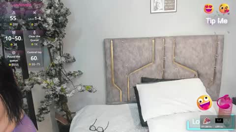 haileystonei online show from February 2026 01:38:02 PM