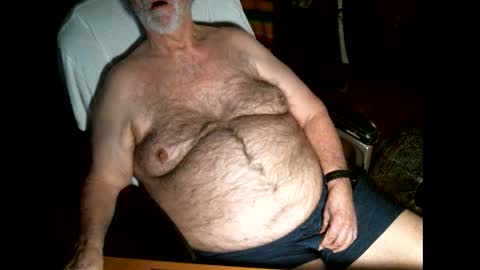 Snapshot of hairybear813 chatting on May 2026 03:57:02 AM hairybear813 online show from May 2026 03:57:02 AM