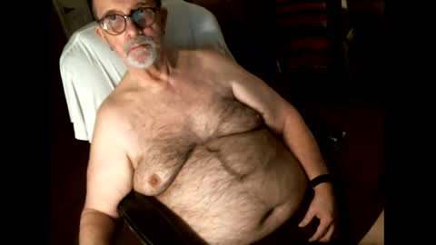 Snapshot of hairybear813 chatting on May 2026 12:50:01 AM hairybear813 online show from May 2026 12:50:01 AM